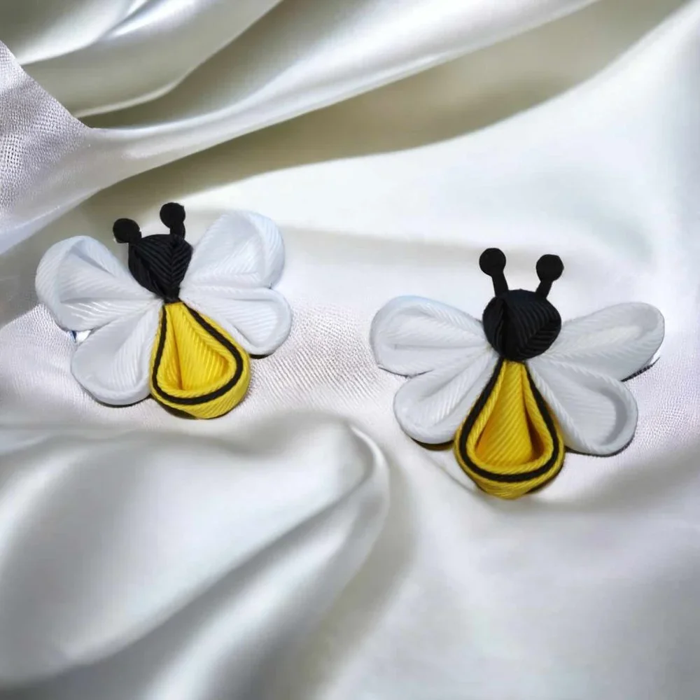 Set Of Bumble Bee Hair Clippies - Picture 1 of 2